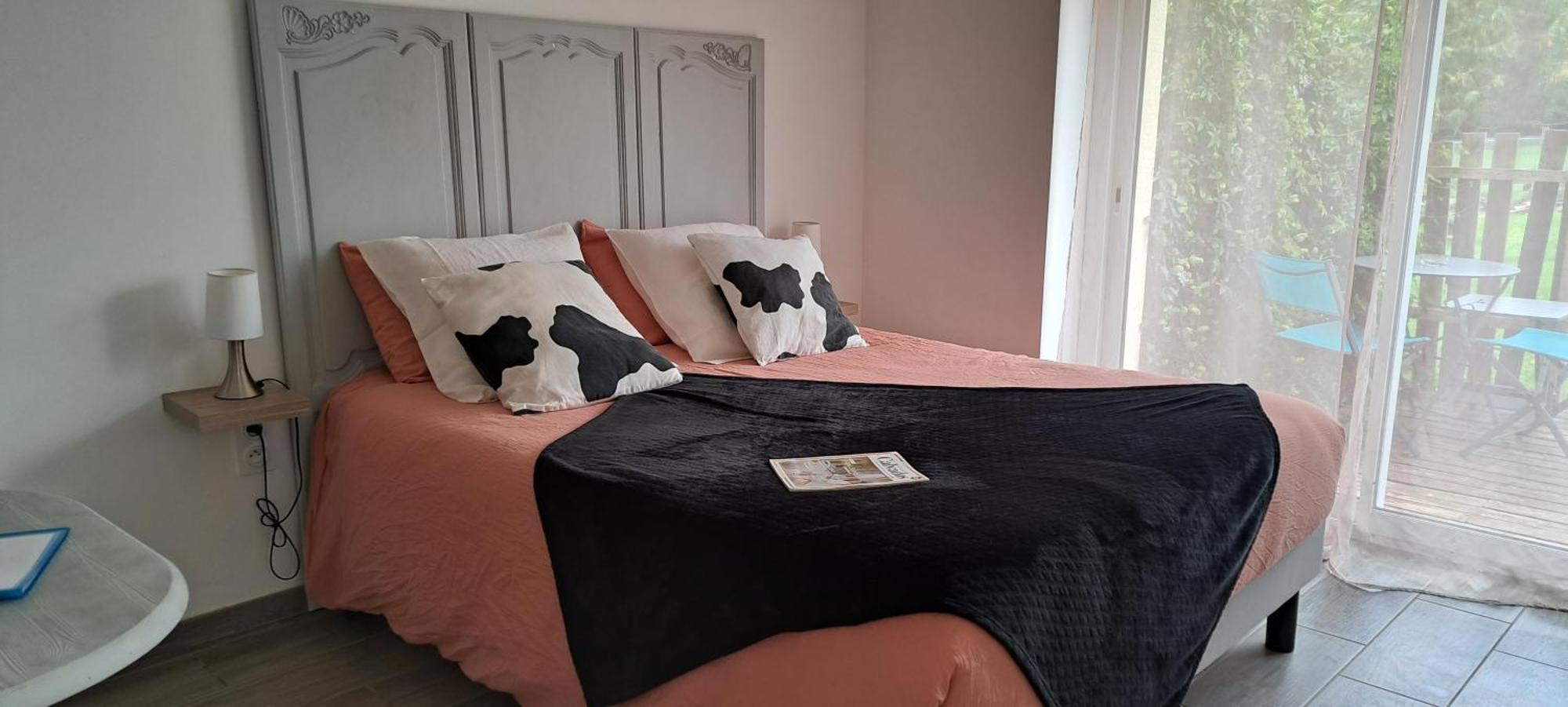 Bed and Breakfast La Bergerie Du Mesnil Livry  Экстерьер фото